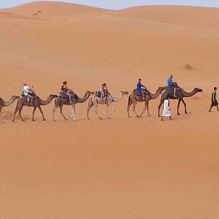 Отель Sahara Family Camp Мерзуга Экстерьер фото